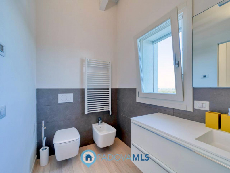 Immobile in esclusiva al Gruppo Padova MLS

VIGONZA Zona Perarolo. ATTICO recentissimo, come nuov...