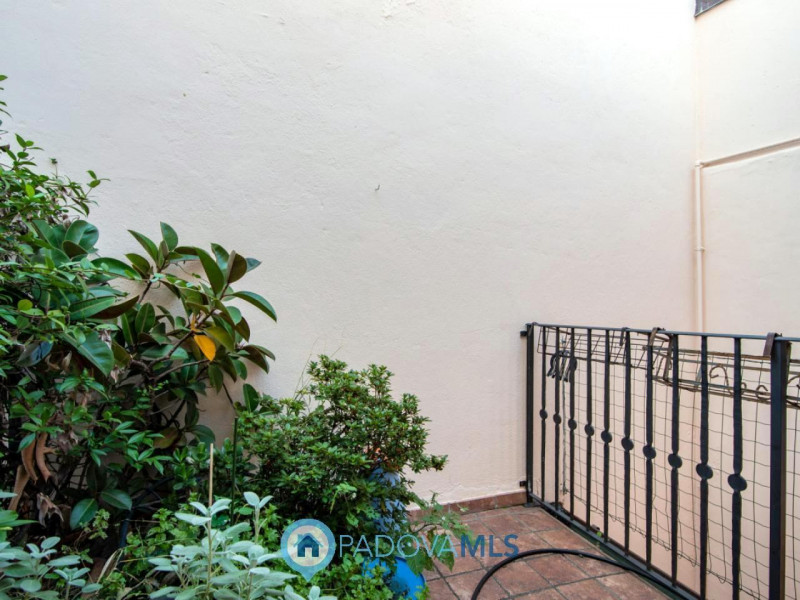 Immobile in esclusiva al Gruppo Padova MLS

Elegante palazzetto terra-cielo completamente ristrut...