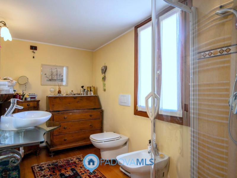 Immobile in esclusiva al Gruppo Padova MLS

Elegante palazzetto terra-cielo completamente ristrut...