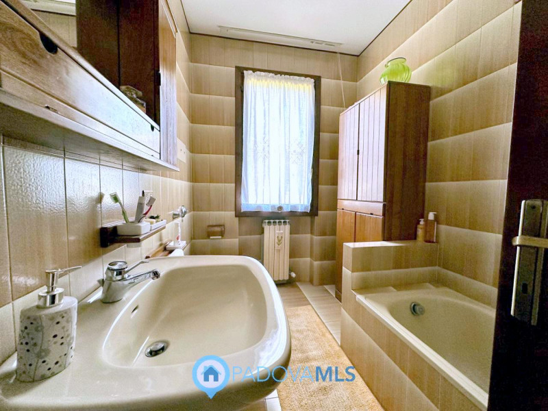 Immobile in esclusiva al Gruppo Padova MLS

In centro paese, comoda a tutti i servizi, proponiamo...