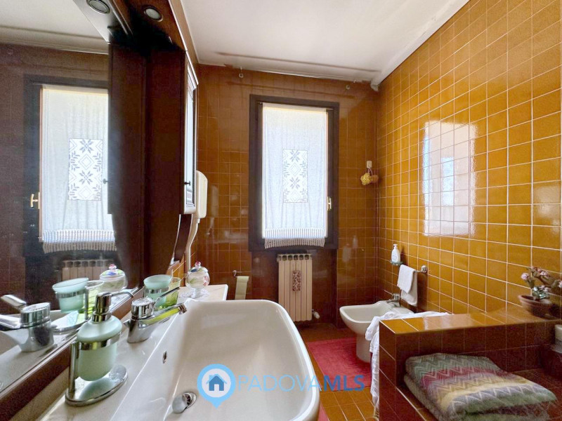 Immobile in esclusiva al Gruppo Padova MLS

In centro paese, comoda a tutti i servizi, proponiamo...