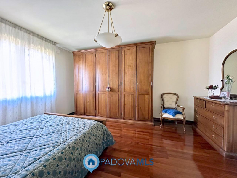 Immobile in esclusiva al Gruppo Padova MLS

In centro paese, comoda a tutti i servizi, proponiamo...