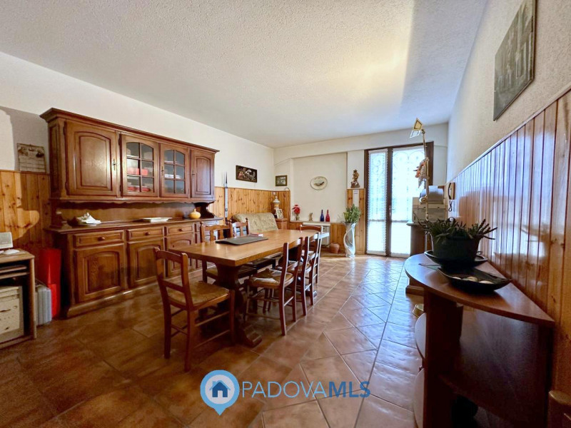 Immobile in esclusiva al Gruppo Padova MLS

In centro paese, comoda a tutti i servizi, proponiamo...