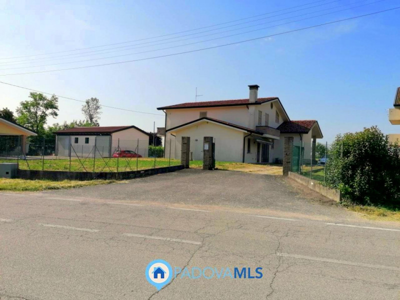 Immobile in esclusiva al Gruppo Padova MLS

CODEVIGO - Loc. ROSARA.
Inserisci su lotto di ca. 1.7...