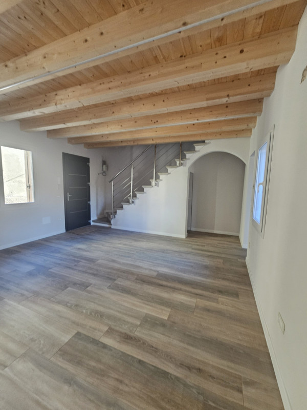 Si propone a due passi dalla Piazza di Este, porzione di casa completamente indipendente.
Si acce...