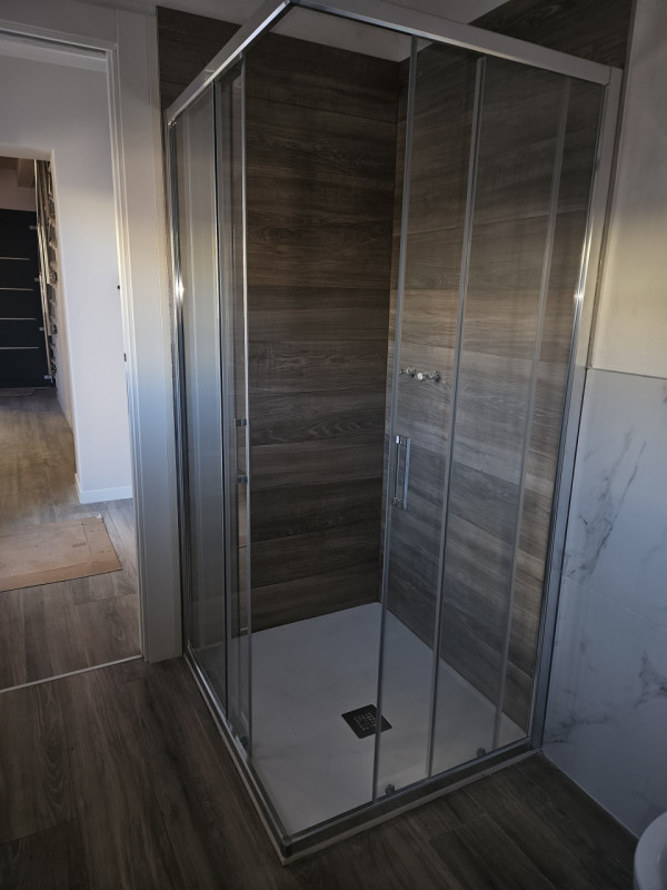 Si propone a due passi dalla Piazza di Este, porzione di casa completamente indipendente.
Si acce...