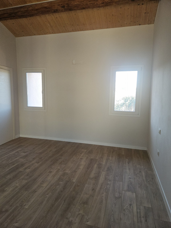 Si propone a due passi dalla Piazza di Este, porzione di casa completamente indipendente.
Si acce...