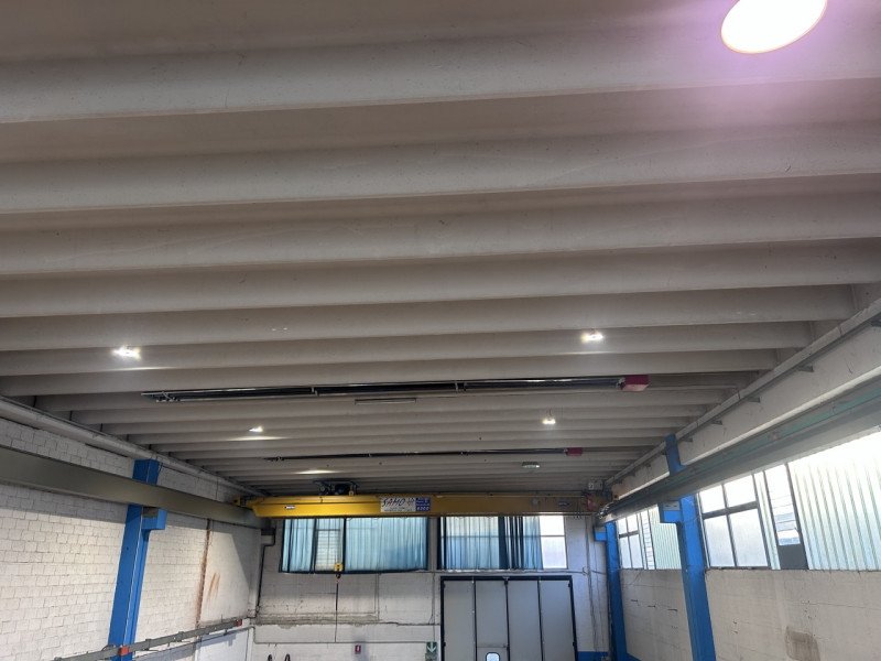 SCHIO - Z.I: CAPANNONE INDUSTRIALE di mq 500 circa H 7,50 di cui 100 mq di uffici circa, con impi...