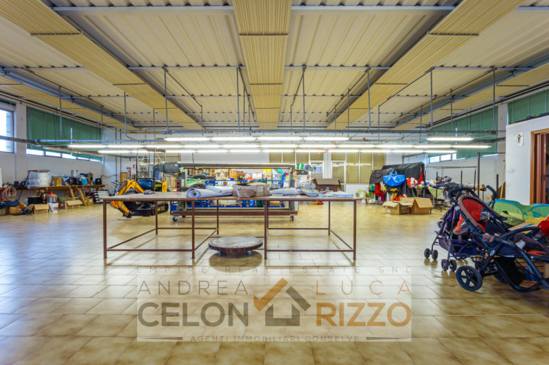 In un tranquillo quartiere residenziale di Agna sorge una proprietà che racconta una storia di sp...