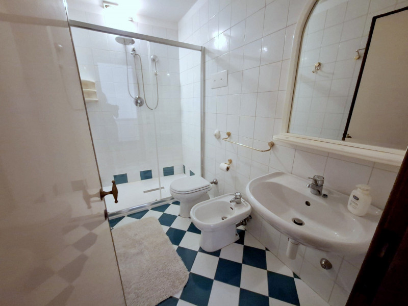 PALAZZETTO INDIPENDENTE IN CENTRO STORICO A PADOVA €.585.000 - rif.GB13-1828

Se stai cercando un...