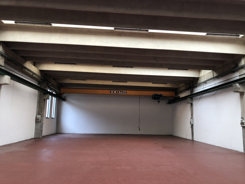 CALDOGNO: AFFITTASI PORZIONE DI CAPANNONE INDUSTRIALE SINGOLO di mq 900 circa H 5,50 sotto trave,...