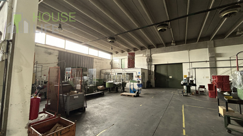 CALDOGNO: AFFITTASI PORZIONE DI CAPANNONE INDUSTRIALE SINGOLO di mq 900 circa H 5,50 sotto trave,...