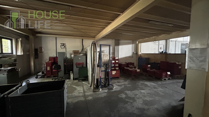 CALDOGNO: AFFITTASI PORZIONE DI CAPANNONE INDUSTRIALE SINGOLO di mq 900 circa H 5,50 sotto trave,...