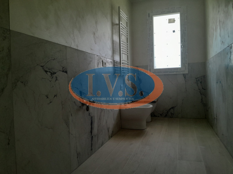 MONTEGALDA (VI) In una location estremamente riservata, proponiamo in una lottizzazione immersa n...