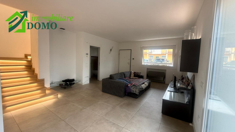 Marano Vicentino: casa bifamiliare edificata nel 2020, con 700 mq di giardino €490.000 info 0445 ...