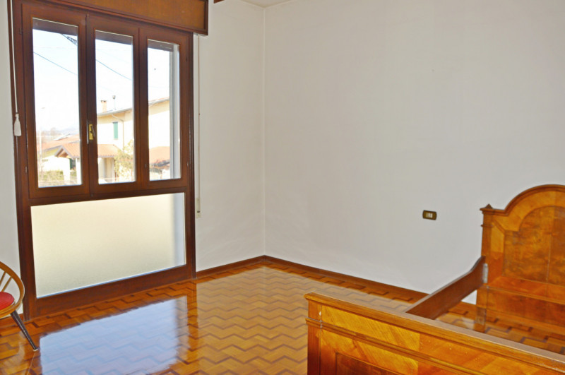 Ampia Villa Singola con Giardino Privato nel Cuore di Nove

Proponiamo in vendita un’importante r...