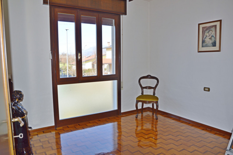 Ampia Villa Singola con Giardino Privato nel Cuore di Nove

Proponiamo in vendita un’importante r...