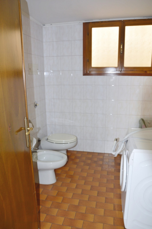 Ampia Villa Singola con Giardino Privato nel Cuore di Nove

Proponiamo in vendita un’importante r...