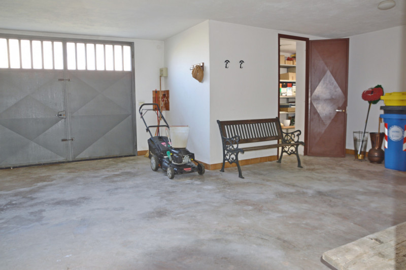 Ampia Villa Singola con Giardino Privato nel Cuore di Nove

Proponiamo in vendita un’importante r...