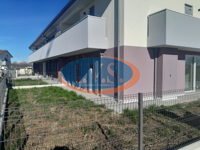 MONTEGALDA (VI) in un contesto di nuova costruzione proponiamo BICAMERE al piano terra, immerso n...