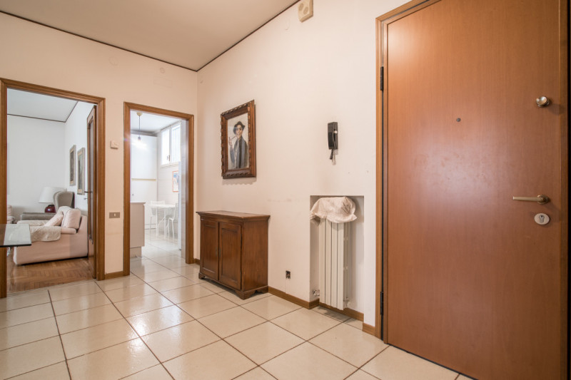 PADOVA, PIAZZE - Rif. EP90:

In pieno centro storico, a pochi passi da Piazza della Frutta, Immob...