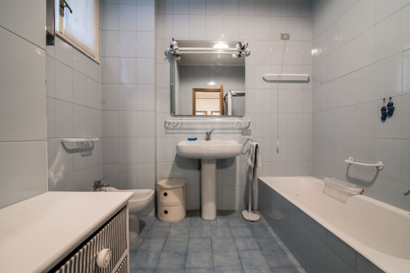 PADOVA, PIAZZE - Rif. EP90:

In pieno centro storico, a pochi passi da Piazza della Frutta, Immob...