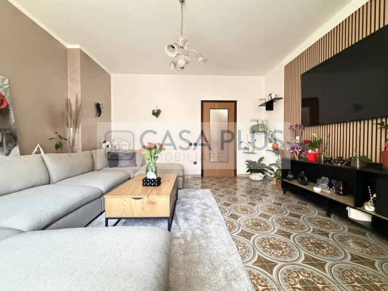 Rossano Veneto, inserito in un contesto condominiale di sole quattro unità abitative, proponiamo ...