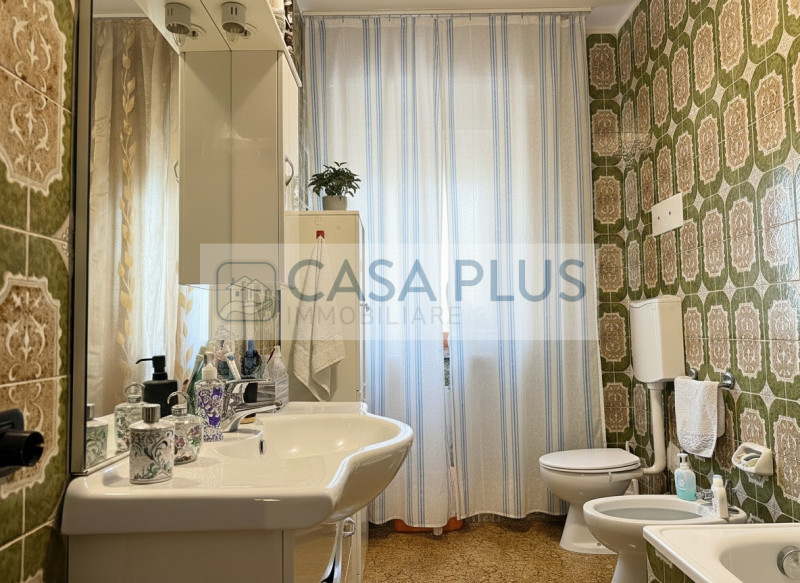 Rossano Veneto, inserito in un contesto condominiale di sole quattro unità abitative, proponiamo ...