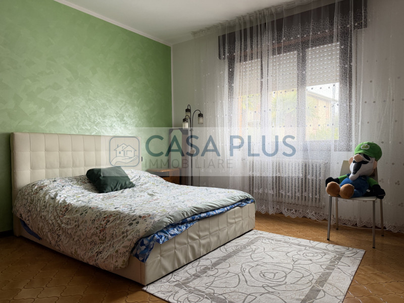 Rossano Veneto, inserito in un contesto condominiale di sole quattro unità abitative, proponiamo ...