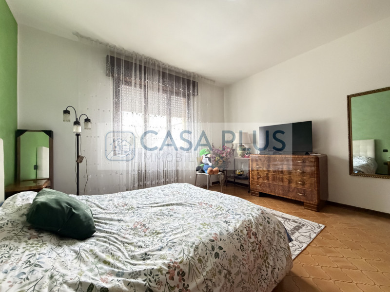 Rossano Veneto, inserito in un contesto condominiale di sole quattro unità abitative, proponiamo ...