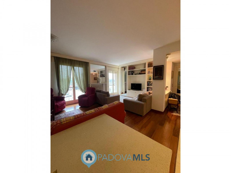 Immobile in esclusiva al Gruppo Padova MLS

Nella zona più esclusiva di Abano, su elegante palazz...