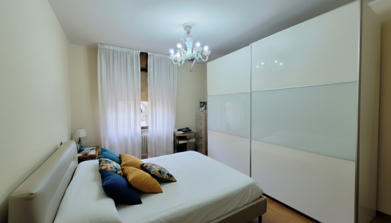 Proponiamo in vendita un grazioso appartamento quadrilocale di 76 mq situato al secondo piano, a ...