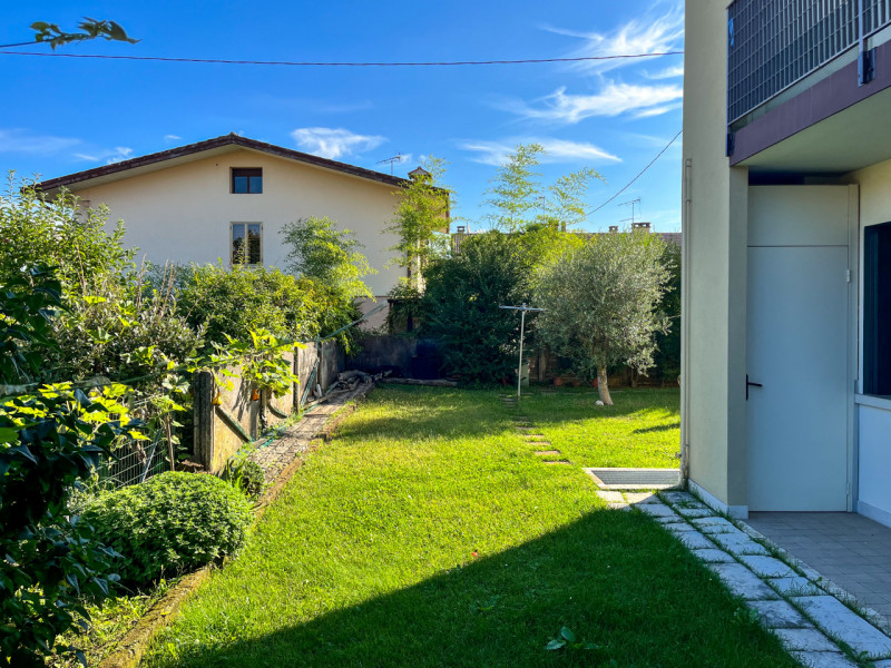 (Per INFO Vittorio 3517343301) A due passi dal cuore di Pieve di Soligo proponiamo in vendita un ...