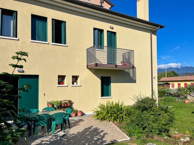 (Per INFO Vittorio 3517343301) A due passi dal cuore di Pieve di Soligo proponiamo in vendita app...