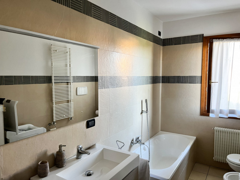 (Per INFO Vittorio 3517343301) A due passi dal cuore di Pieve di Soligo proponiamo in vendita app...