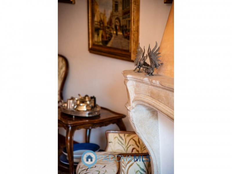 Immobile in esclusiva al Gruppo Padova MLS

Elegante palazzetto terra-cielo completamente ristrut...