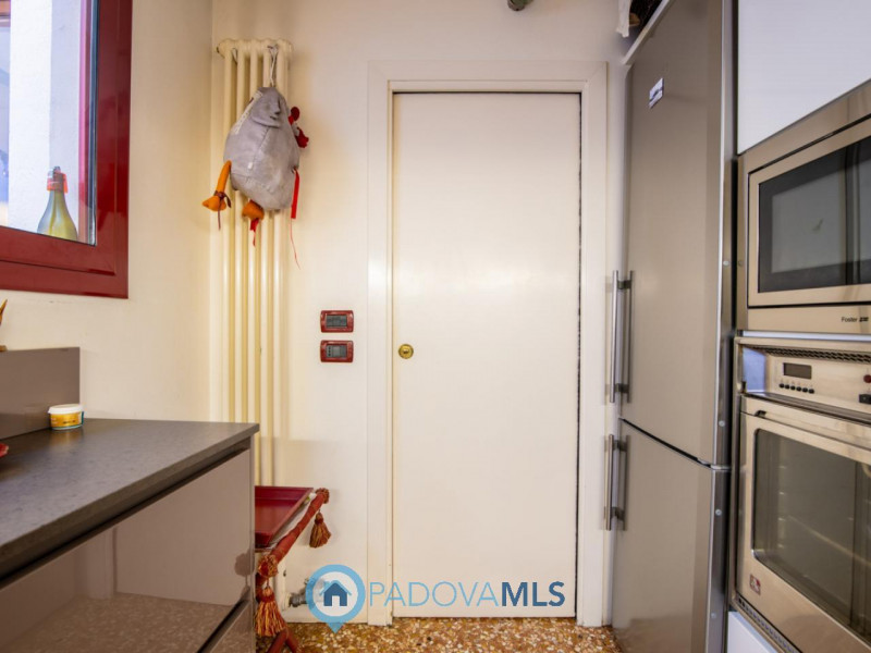 Immobile in esclusiva al Gruppo Padova MLS

Elegante palazzetto terra-cielo completamente ristrut...