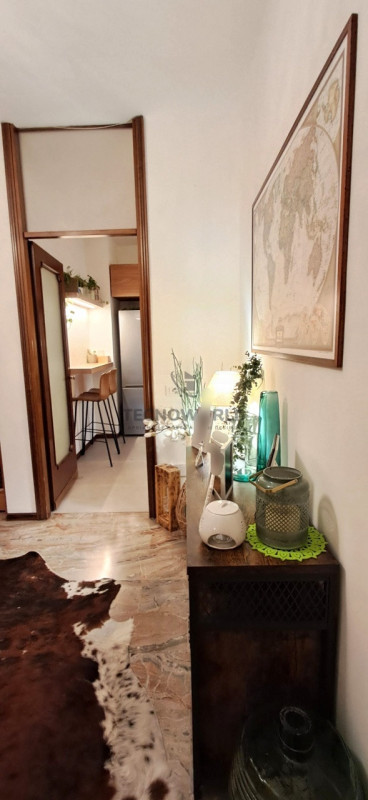 Nel centro storico di Thiene, proponiamo in vendita un raffinato appartamento dalle generose dime...