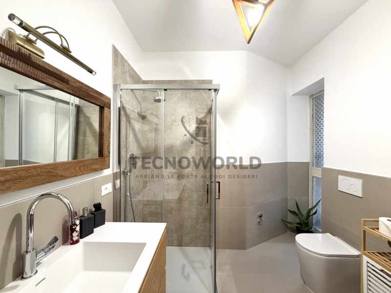 Scopri un'opportunità imperdibile in centro a Thiene!  Appartamento signorile, situato nel centro...