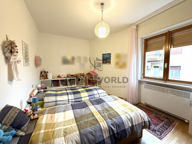 Scopri un'opportunità imperdibile in centro a Thiene!  Appartamento signorile, situato nel centro...