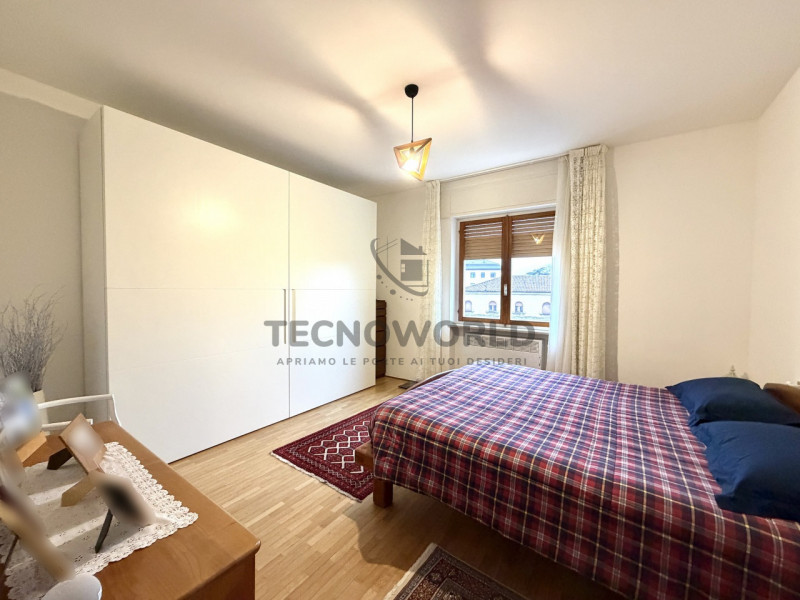 Scopri un'opportunità imperdibile in centro a Thiene!  Appartamento signorile, situato nel centro...