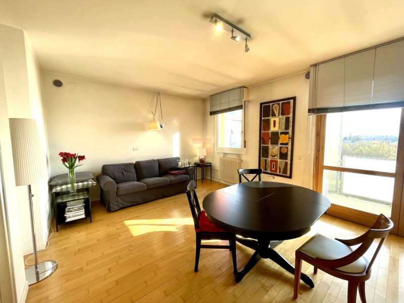 Nel cuore di Voltabarozzo proponiamo in vendita un appartamento del 2005, inserito in un contesto...