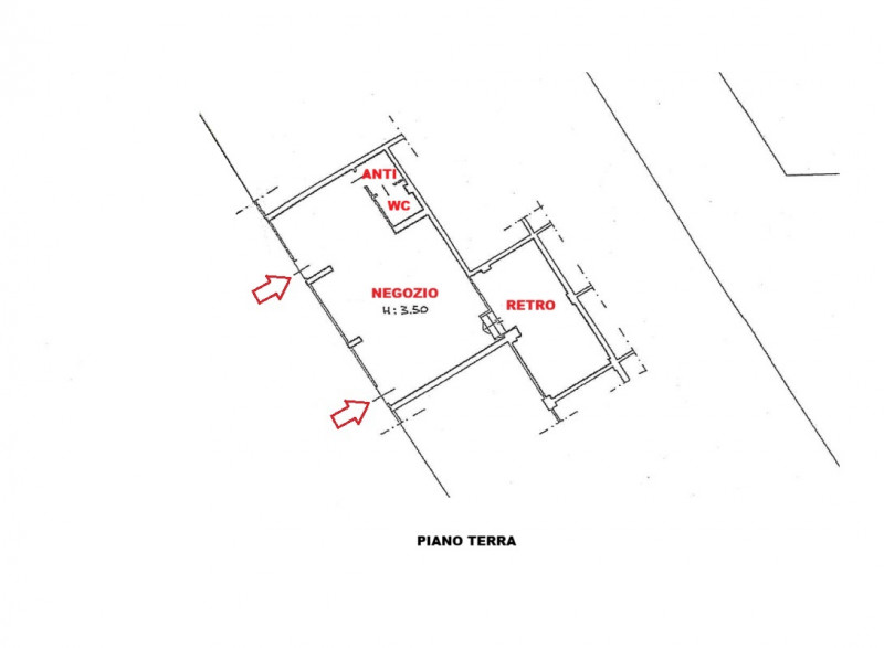 NEGOZIO VETRINATO DI 100 MQ IN ZONA BANCHE A VICENZA - Rif. 8352-1
Al piano terra di elegante con...
