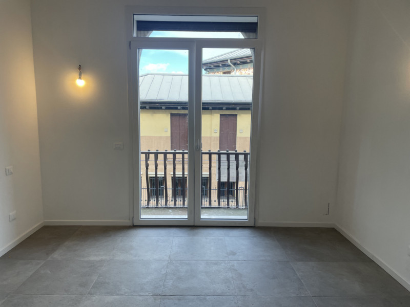 Zona Santa Bertilla-mercato nuovo : Appartamento bicamere di circa 95 mq completamente ristruttur...