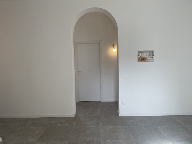 Zona Santa Bertilla-mercato nuovo : Appartamento bicamere di circa 95 mq completamente ristruttur...