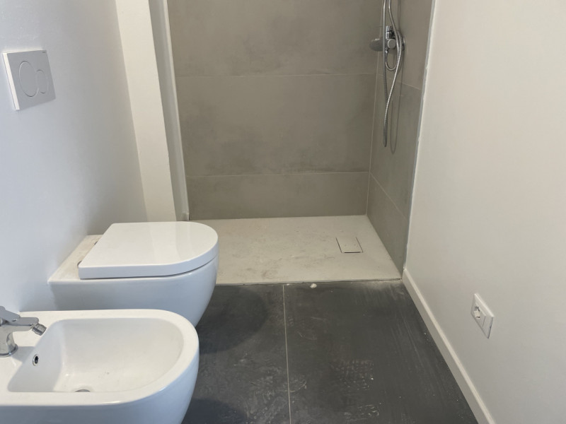 Scopri questo splendido appartamento bicamere situato nel cuore di Santa Bertilla. Completamente ...