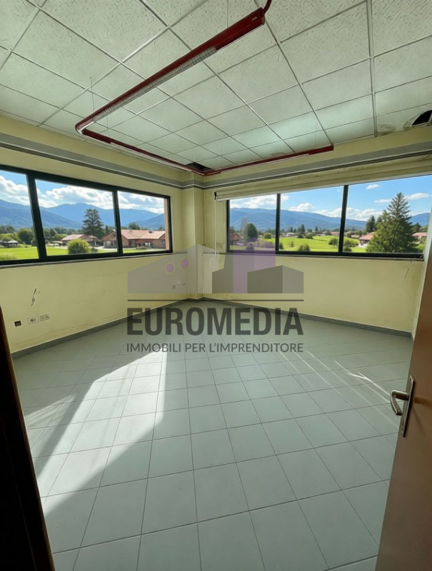 Per informazioni: 375.7062731

EUROMEDIA propone in vendita un interessante immobile a destinazio...