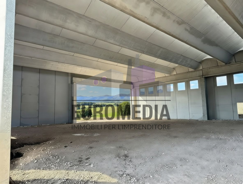 Per informazioni: 375.7062731

EUROMEDIA propone in vendita un interessante immobile a destinazio...