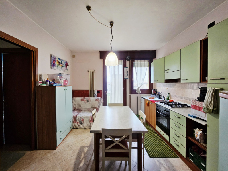 A Urbana, proponiamo in vendita per investimento, mini appartamento al secondo piano, ubicato in ...