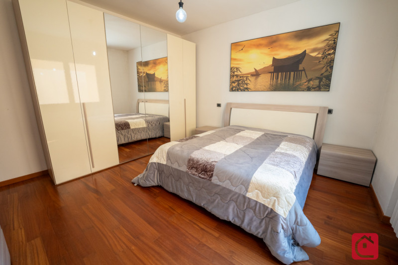 Introvabile appartamento con giardino ed ingresso indipendente in palazzina di sole 4 unità abita...